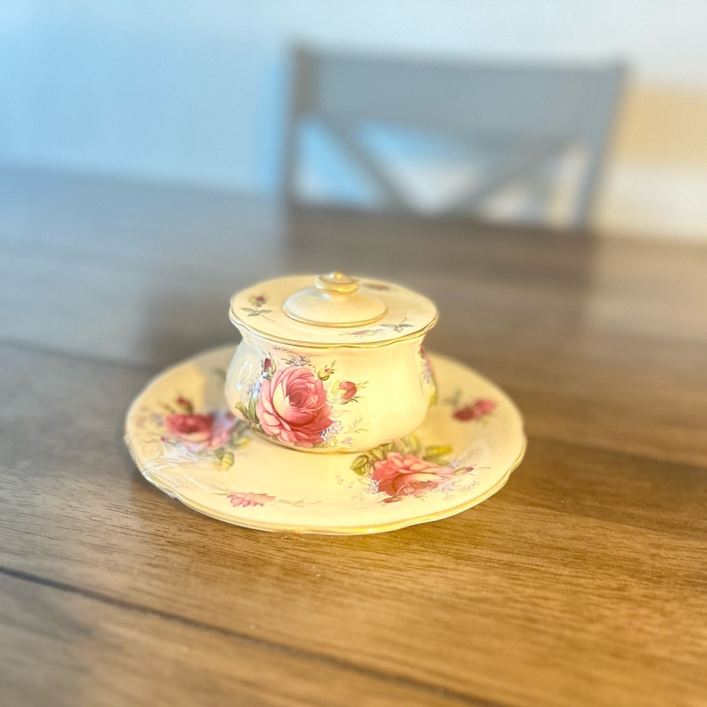 Vintage Orlik Bone China Inkwell with Lid –Red Roses Floral Design ENGLAND